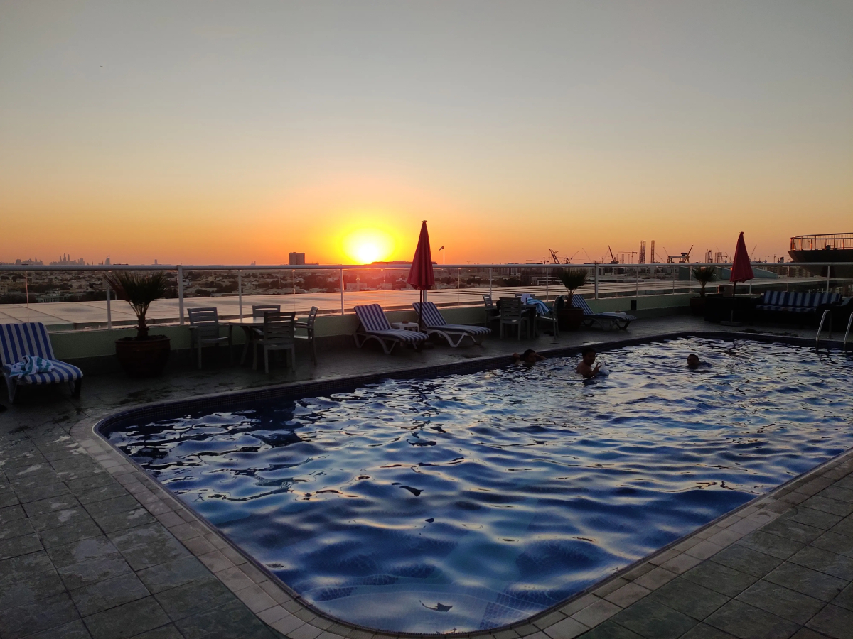 Отель Wescott Plaza Hotel Apartment