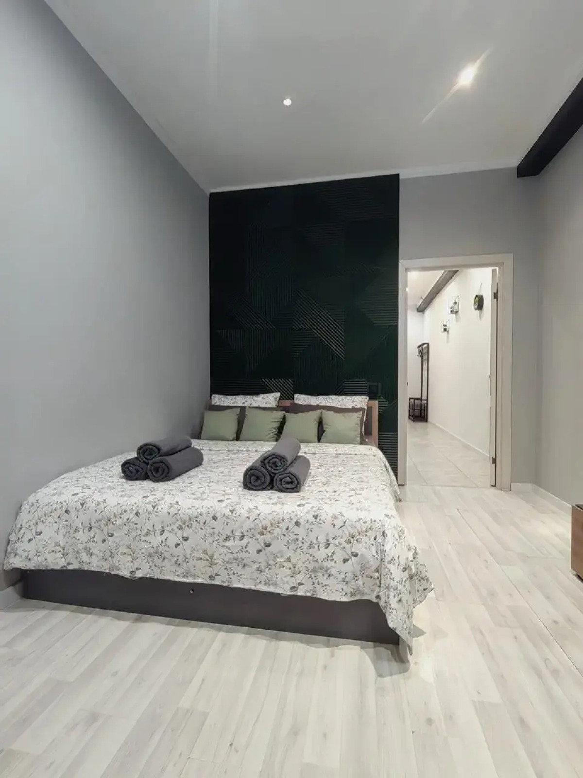 Апартаменты на Микрорайоне 1 Мая 4к1