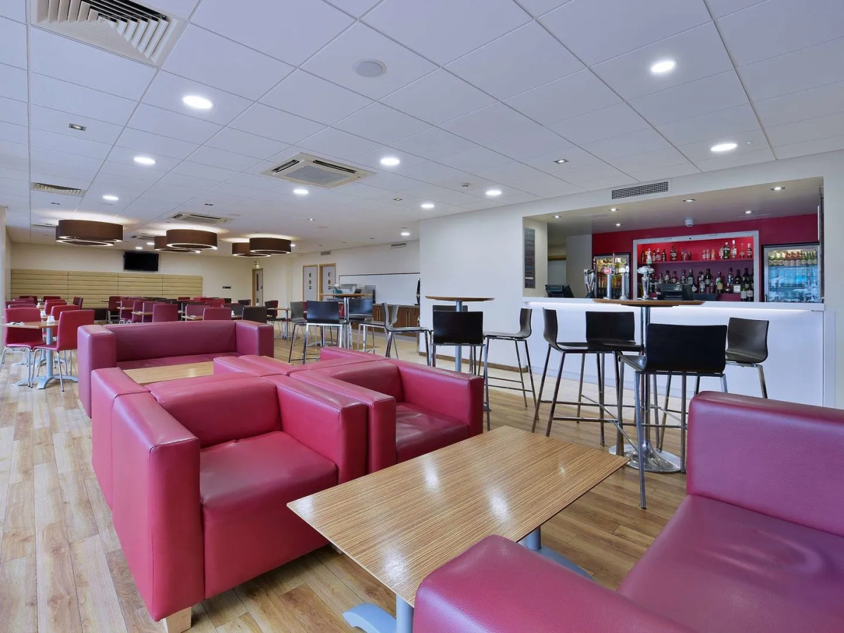 Travelodge Edinburgh Airport Ratho Station