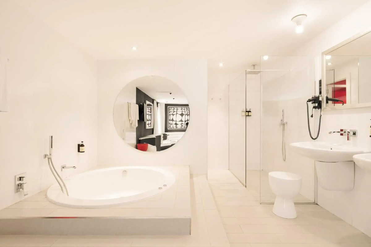 La França Travellers - Adults Only