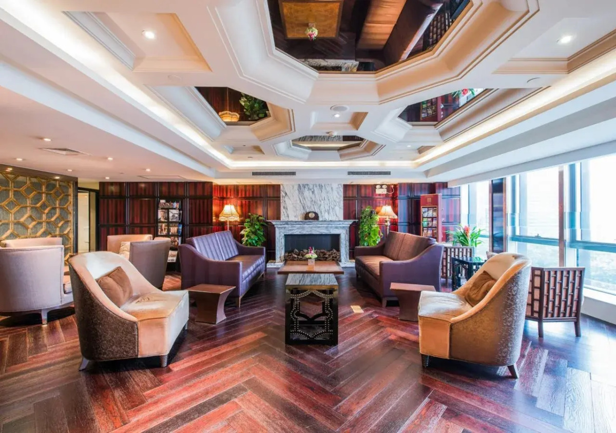 Paramount Gallery Hotel