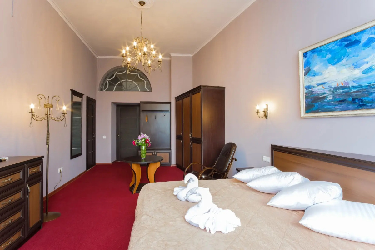 Гранд Астория