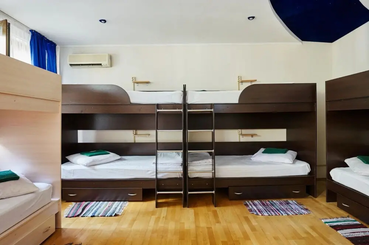 Adlerson Hostel