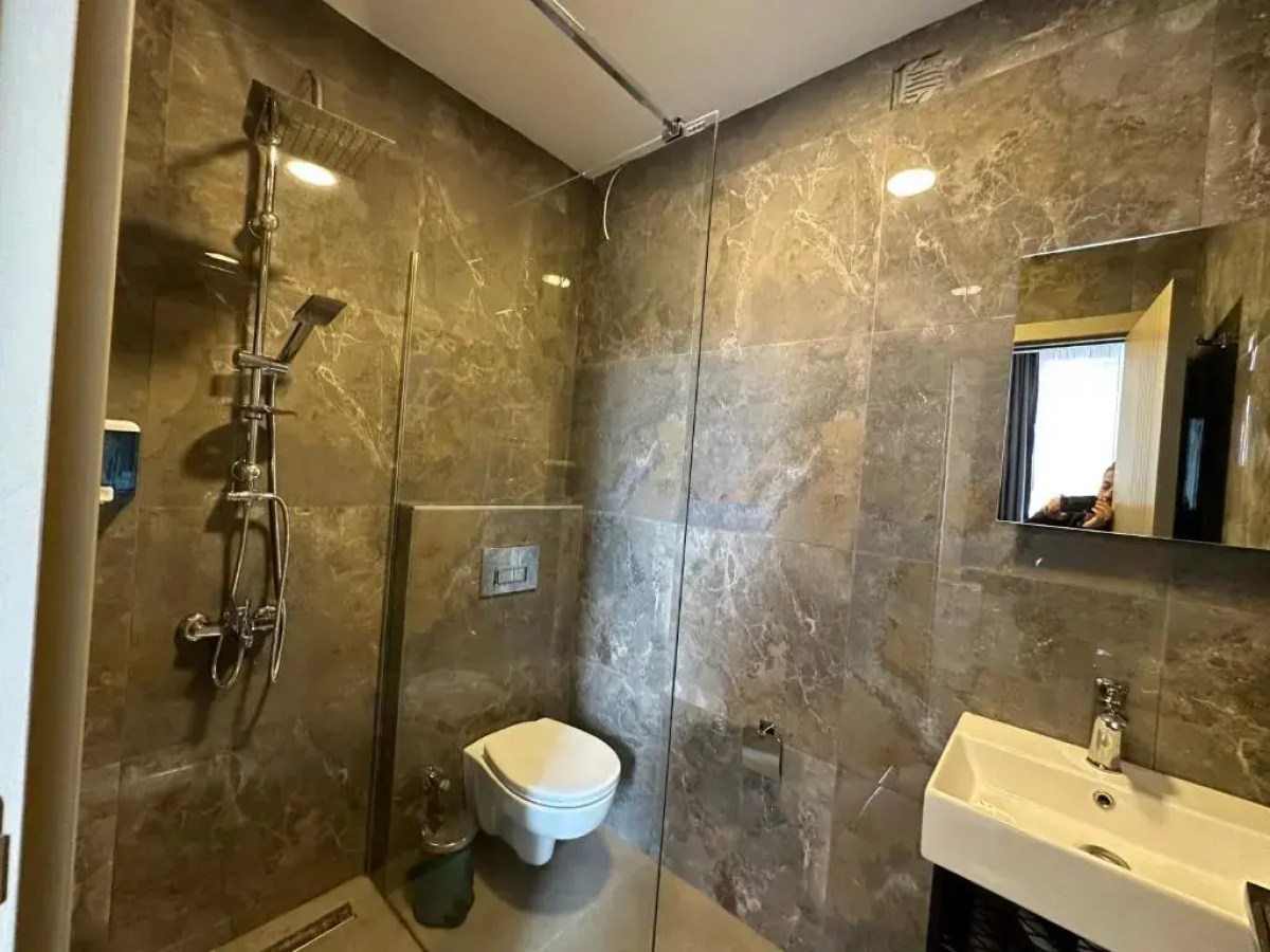 Roj Suite