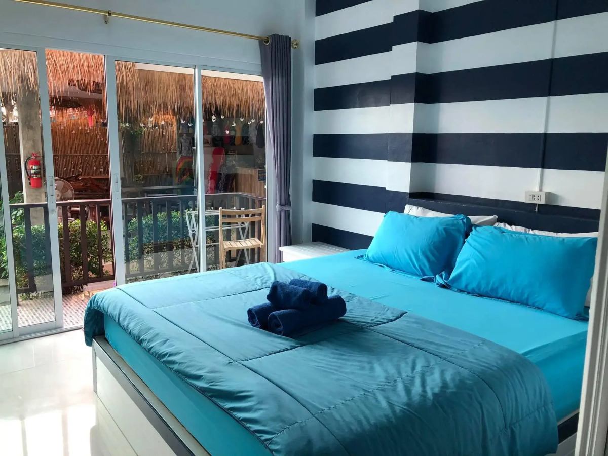 Baan Captain Hook at Koh Larn