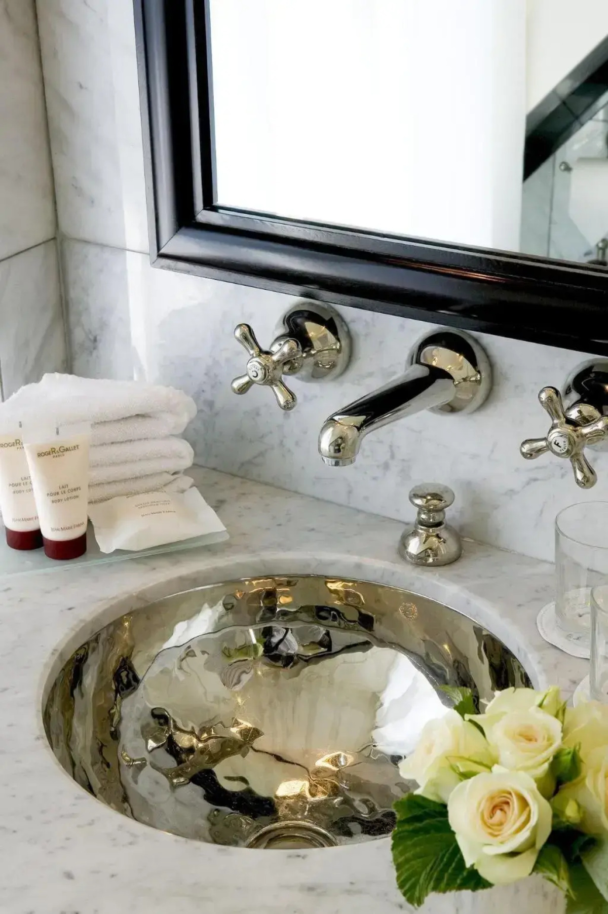 Le Dokhan’s Paris Arc de Triomphe, a Tribute Portfolio Hotel