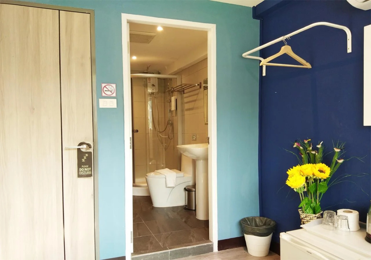 Sleep With Me Bangkok - BTS Phra Khanong