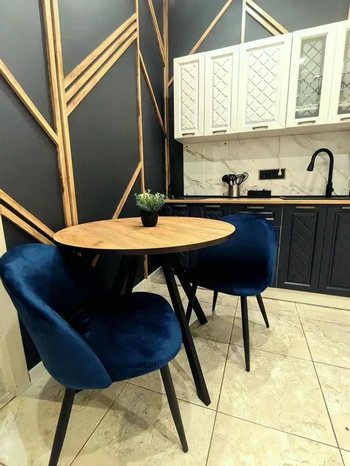 Апартаменты на Микрорайоне 1 Мая 4к1