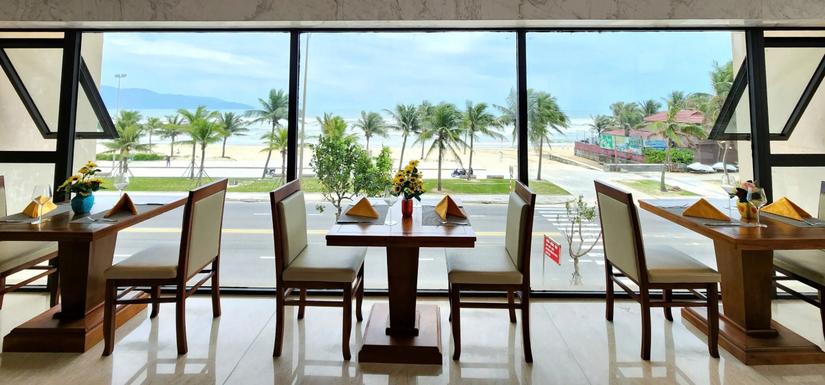 Yarra Ocean Suites Danang