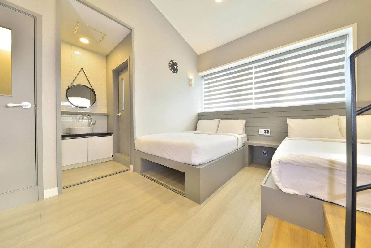WITH U Hotel & Guesthouse