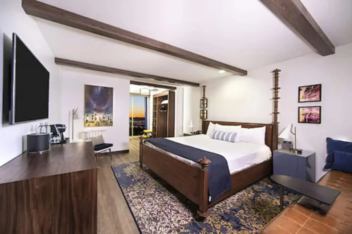 El Cortez Hotel and Casino - 21 and Over