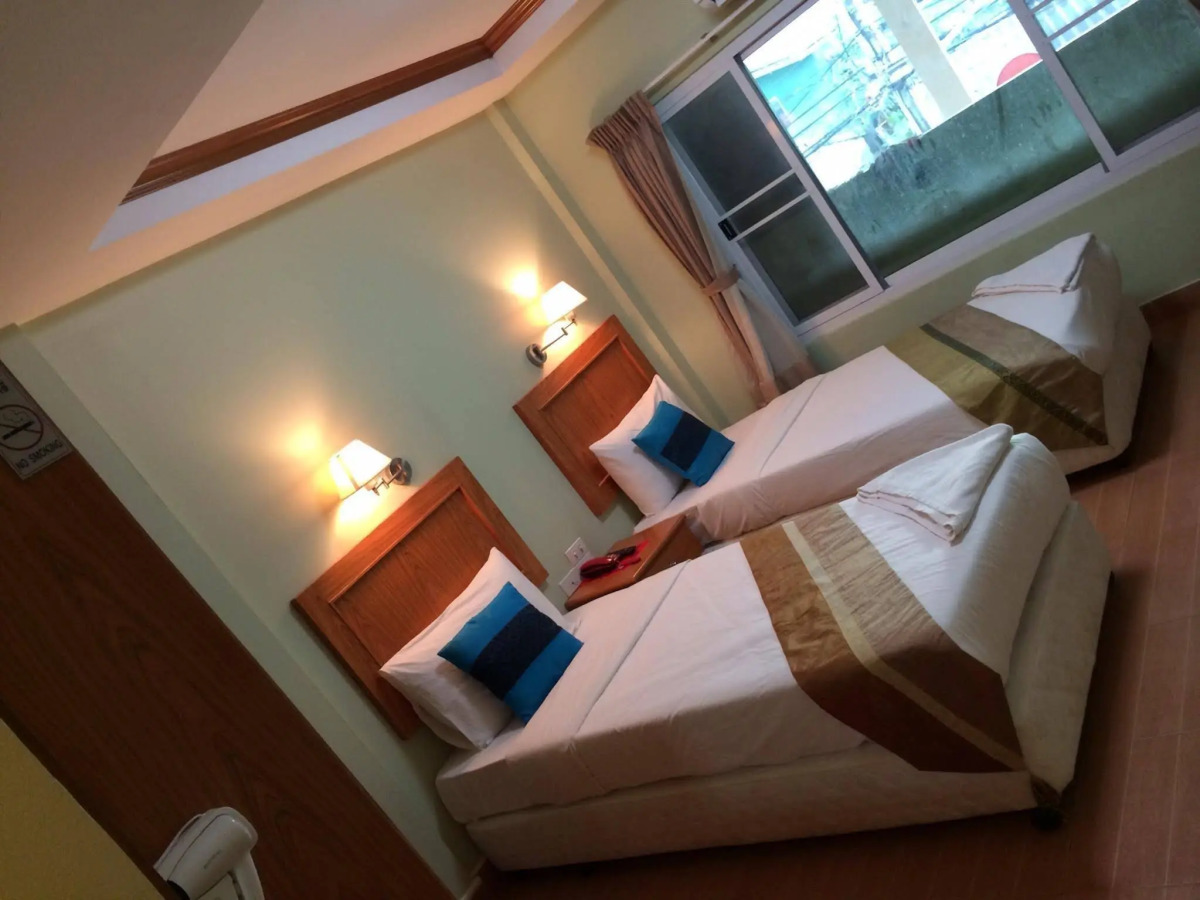 Chilli Hotel & Restaurant