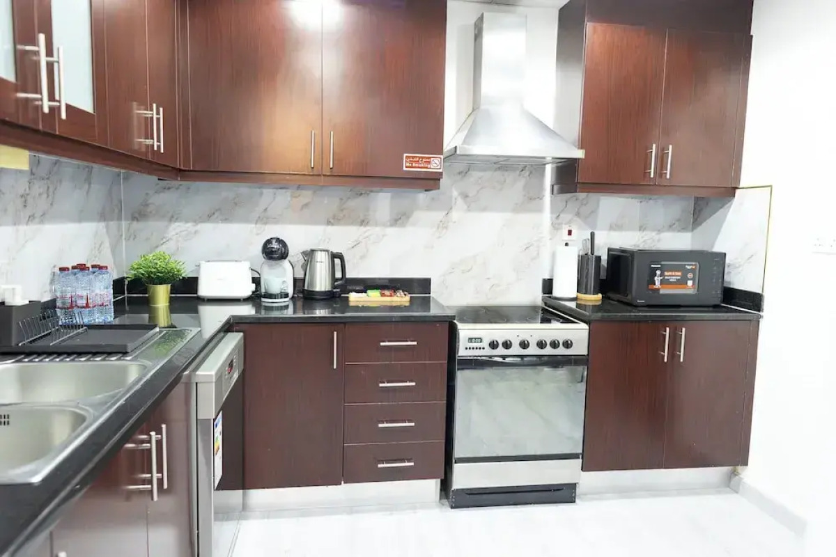 HAPPY SEASON I Amwaj apartment