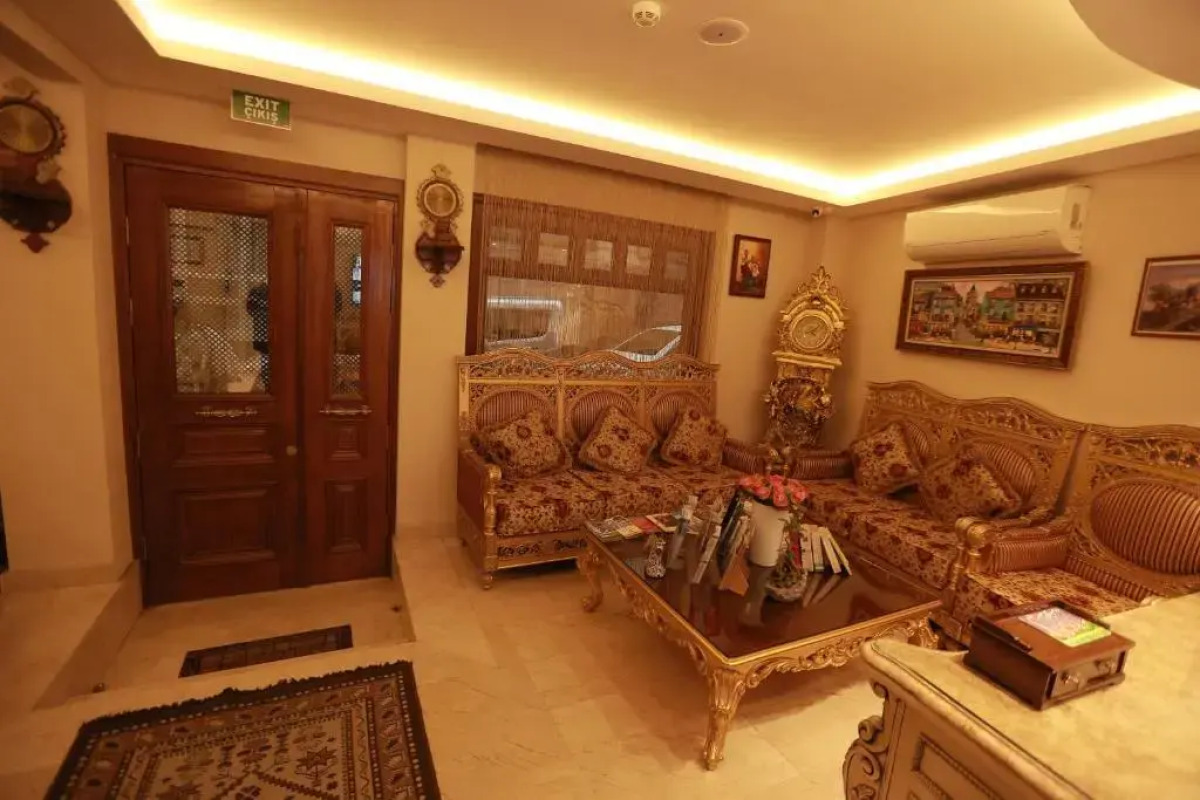 Atlantis Royal Hotel