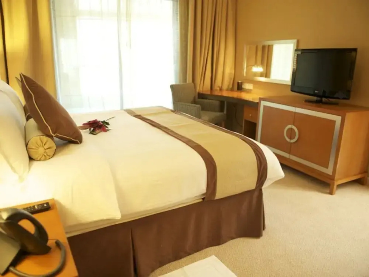 Отель Grand Belle Vue 