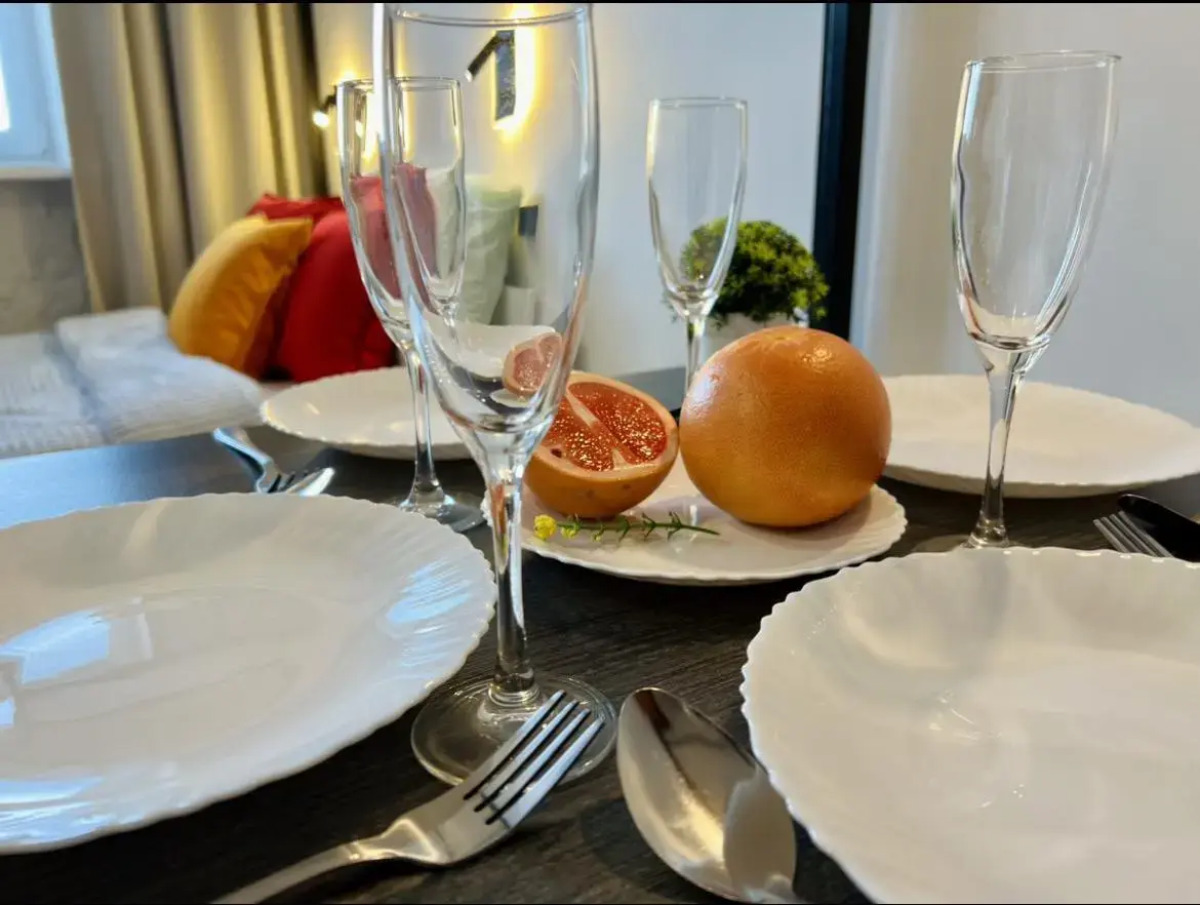 Диван и чемодан на магистрали Вокзальной