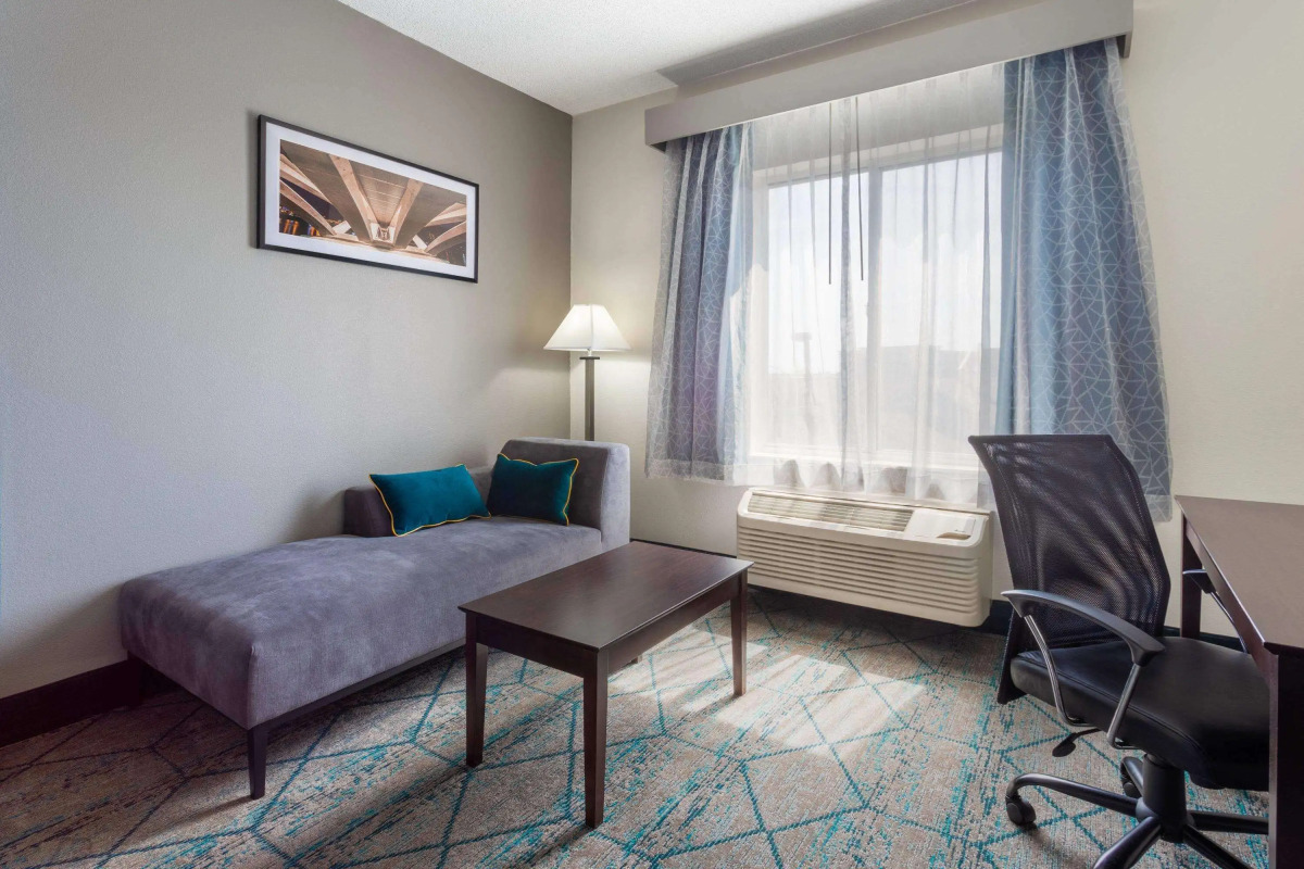 La Quinta Inn & Suites by Wyndham Columbus West - Hilliard