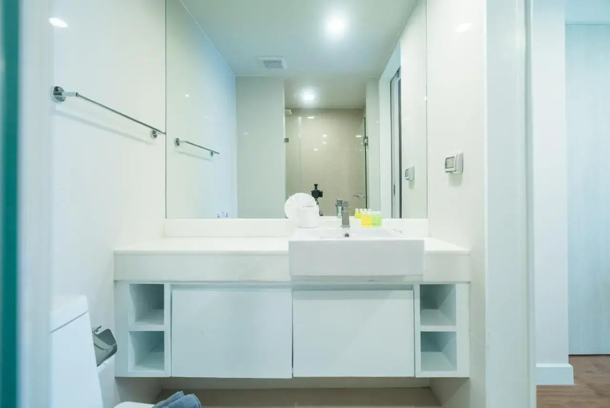 Aristo Surin by Lofty