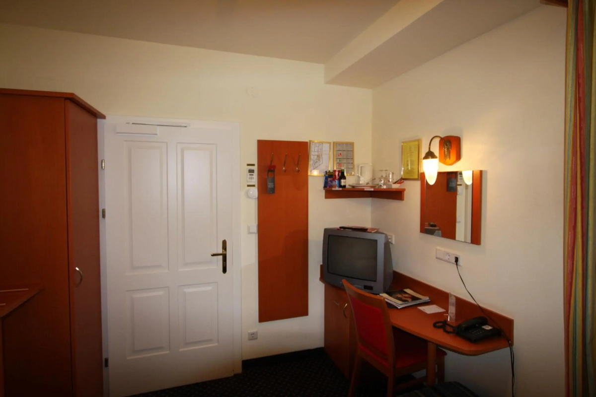 SUITE HOTEL 900m ZUR OPER