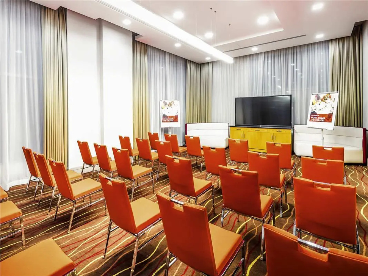 Отель Ibis Mall Avenue Dubai