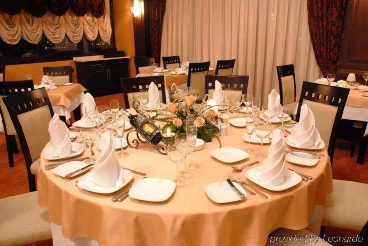 Отель The Crown