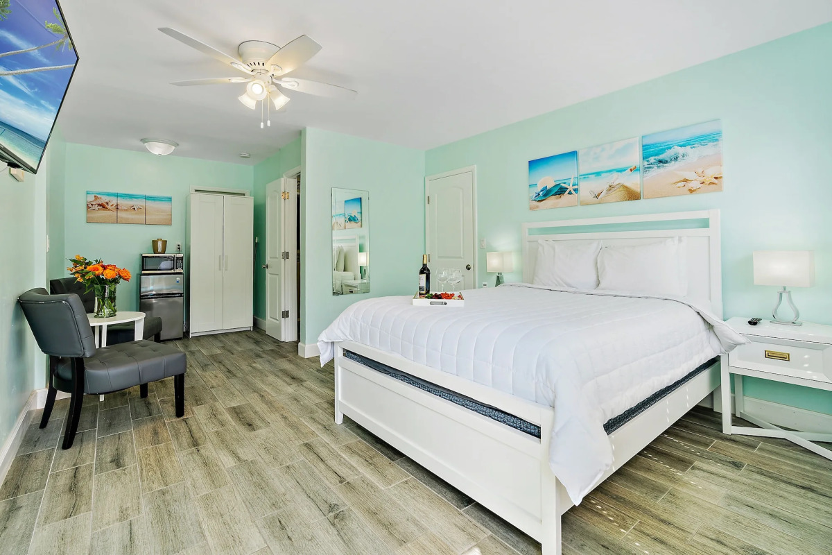Hollywood Beachside Boutique Suites