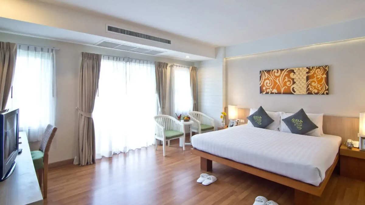 Отель Palmyra Patong Resort