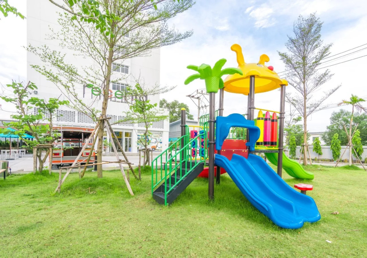 Отель Recenta Suite Phuket Suanluang