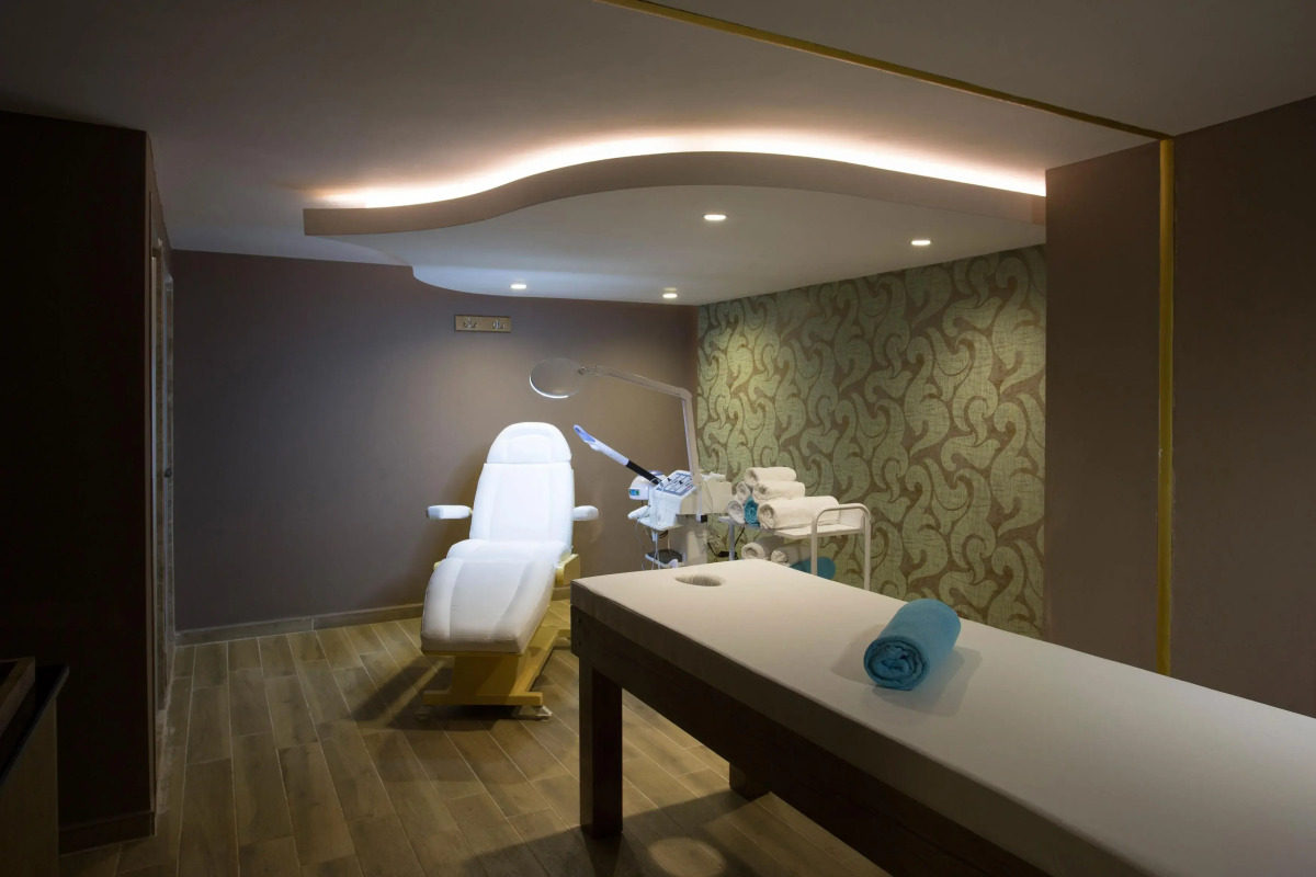 Water Side Resort & Spa