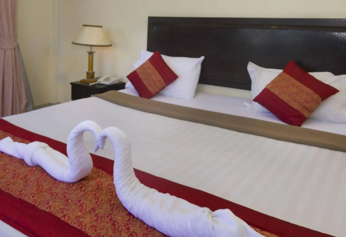 Royal Q&D Suites Hotel