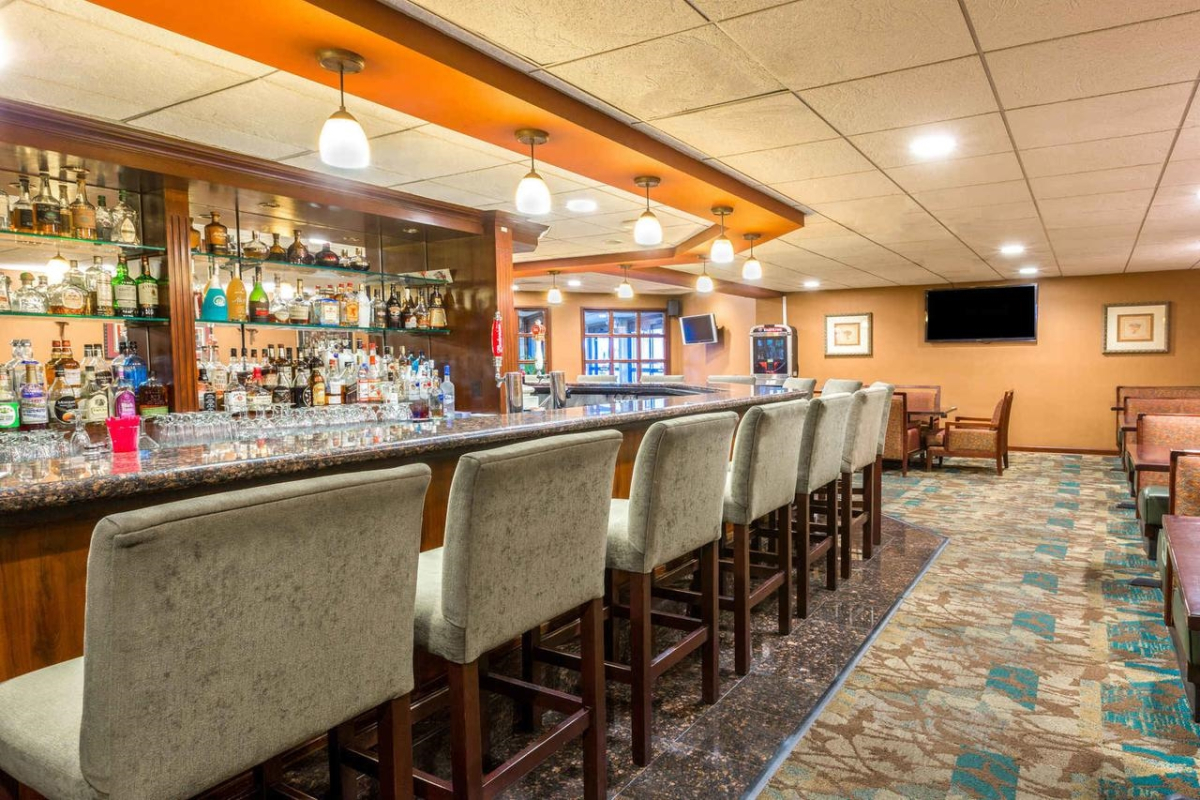 Wyndham Garden Hotel Newark Airport