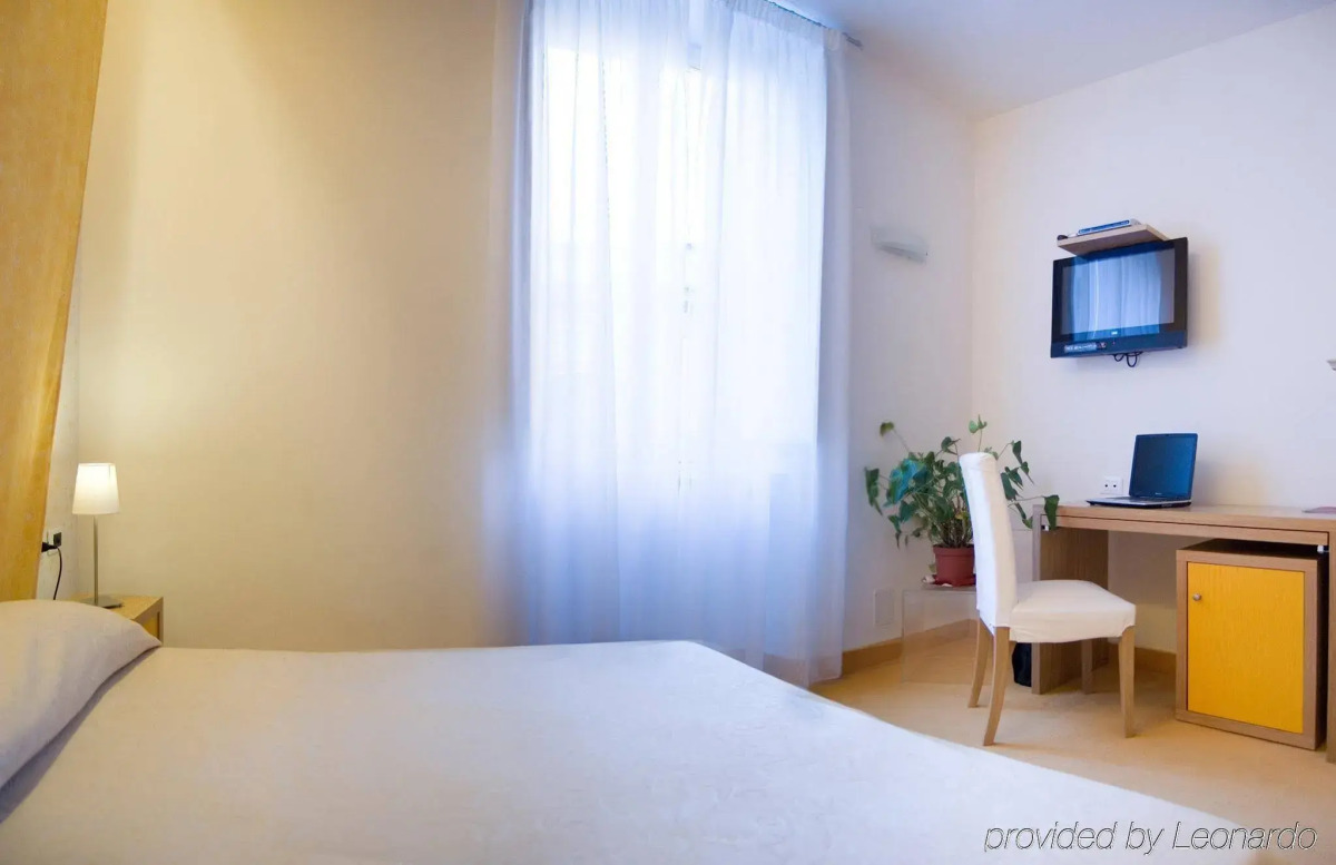 Residenza Domizia- Guest House