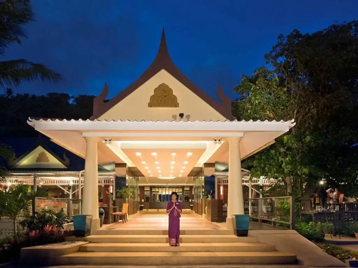 All Seasons Naiharn Phuket