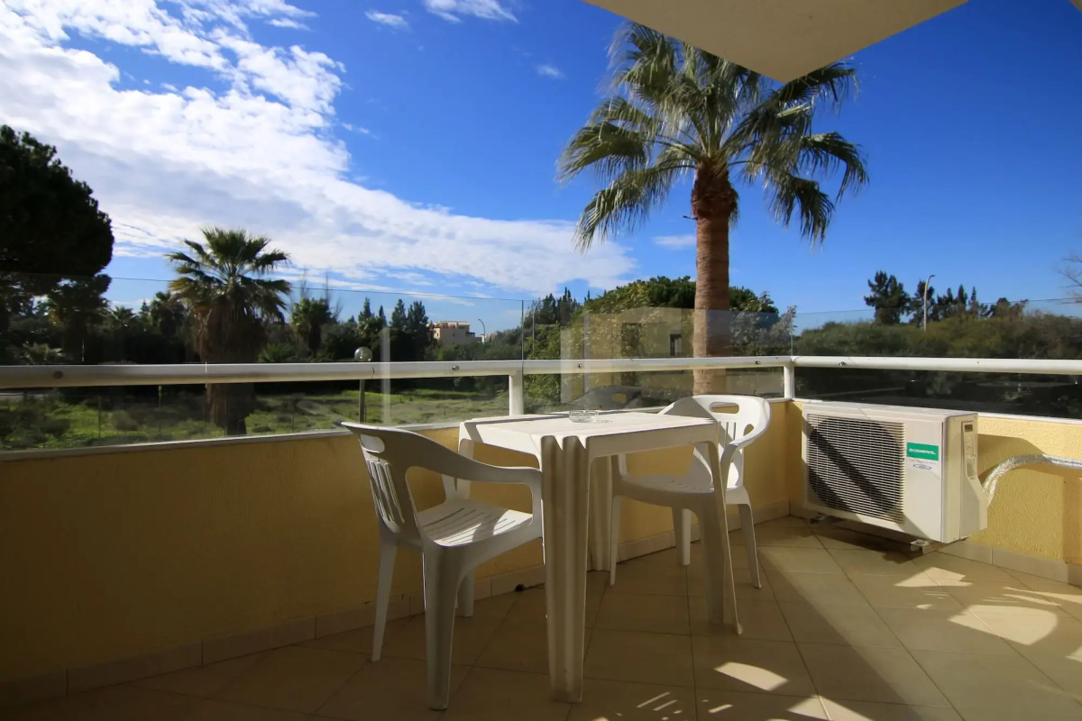 Parque Mourabel, Oasis Village, Pe do Lago