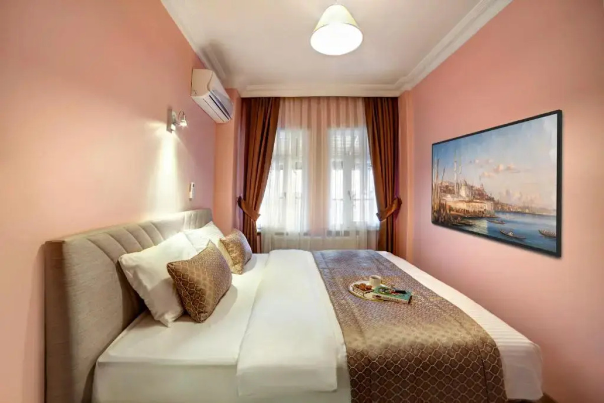 Seven Roses Apart Hotel