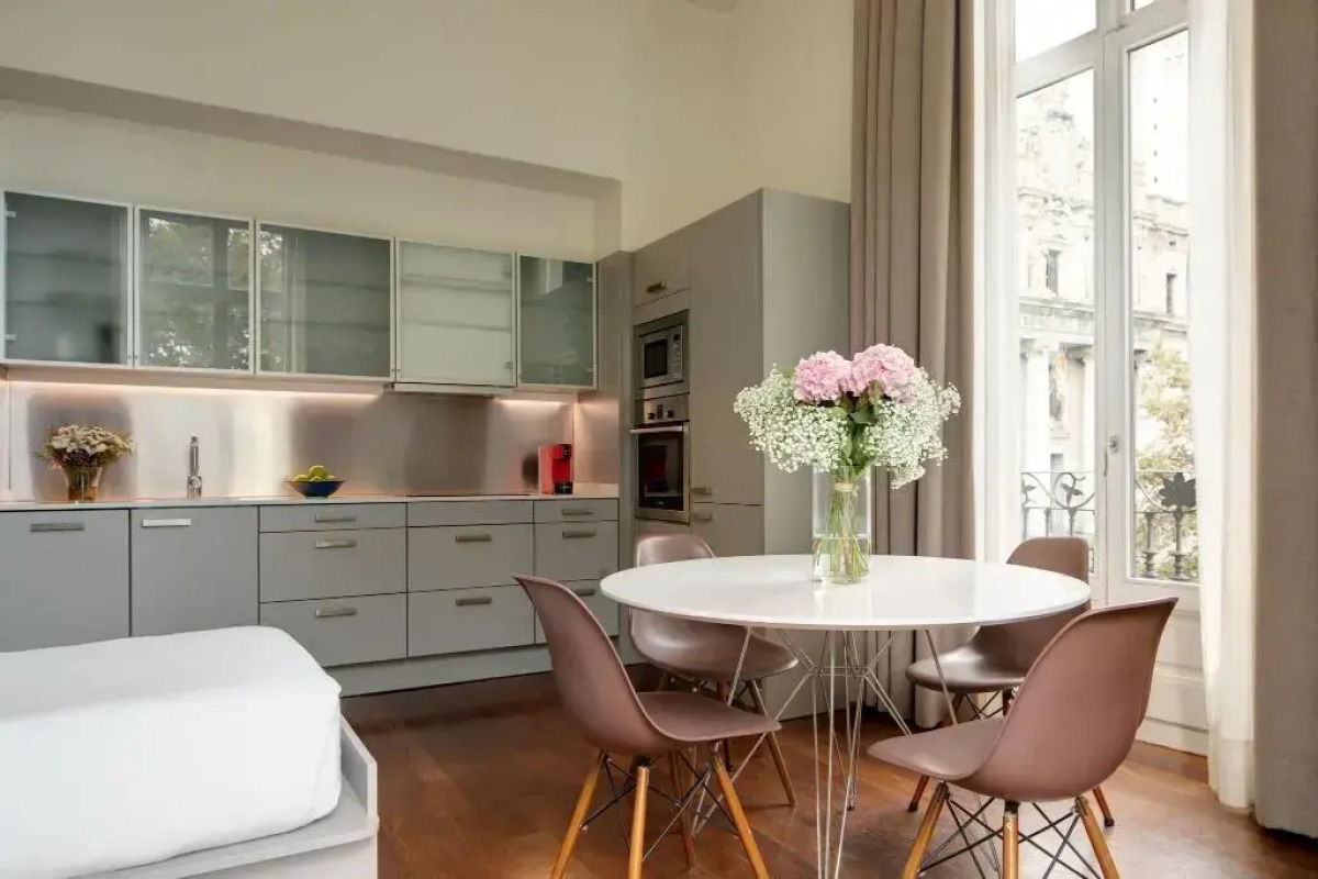 Duquesa Suites Landmark Hotel by Duquessa Hotel Collection