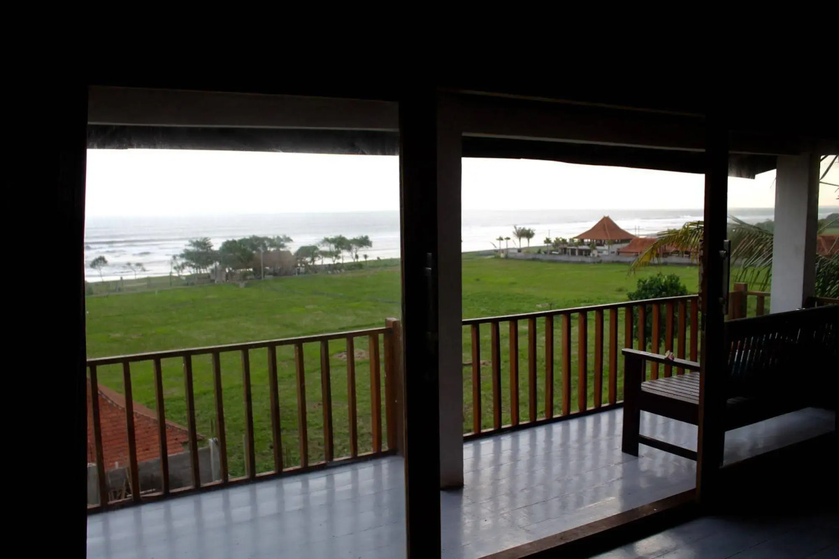 Dikaloha Medewi Surfcamp