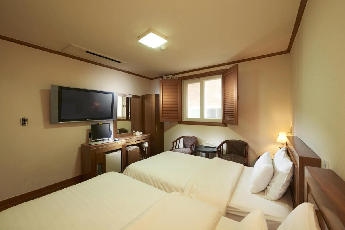 Отель Noble Tourist Hotel Insadong