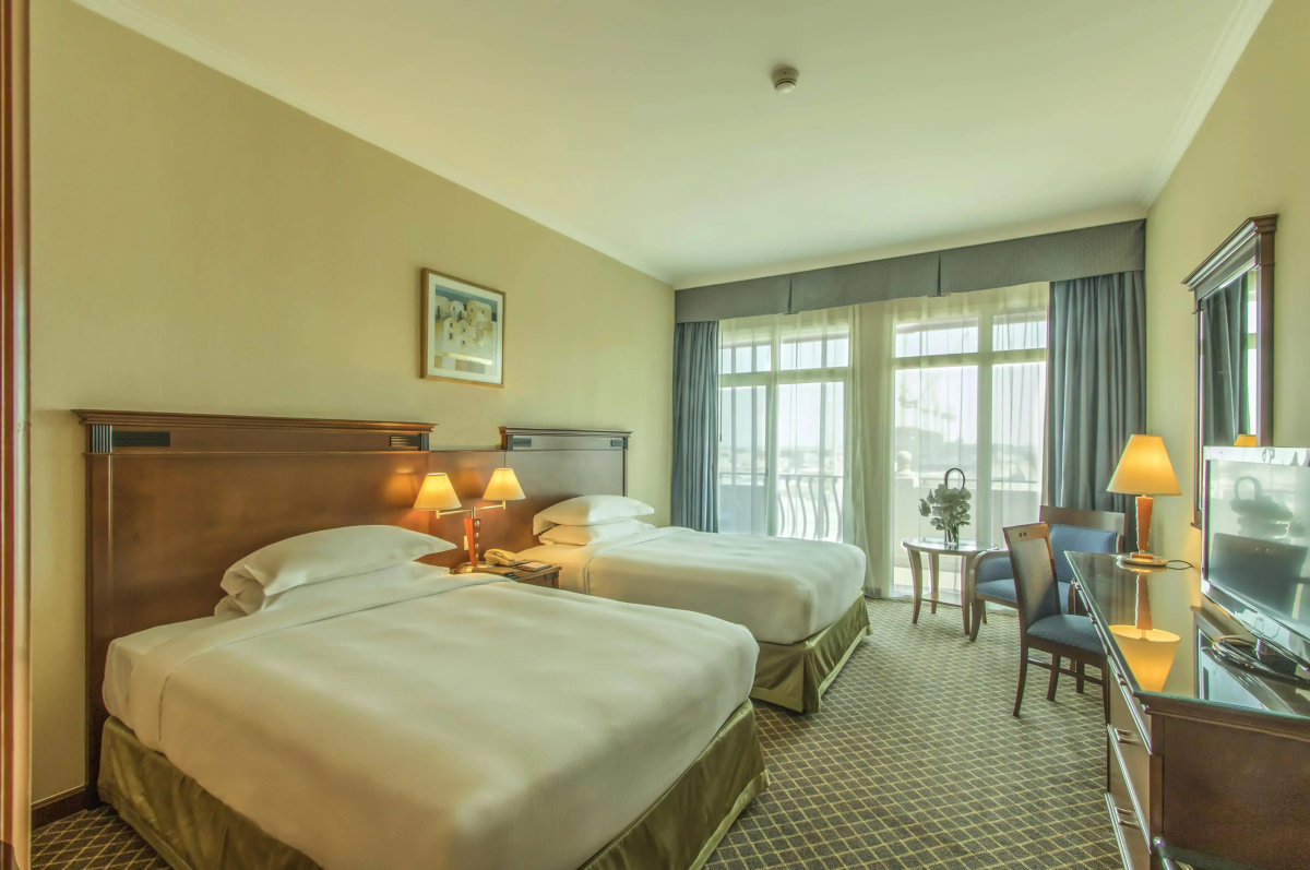 Отель Swissotel Al Murooj Dubai