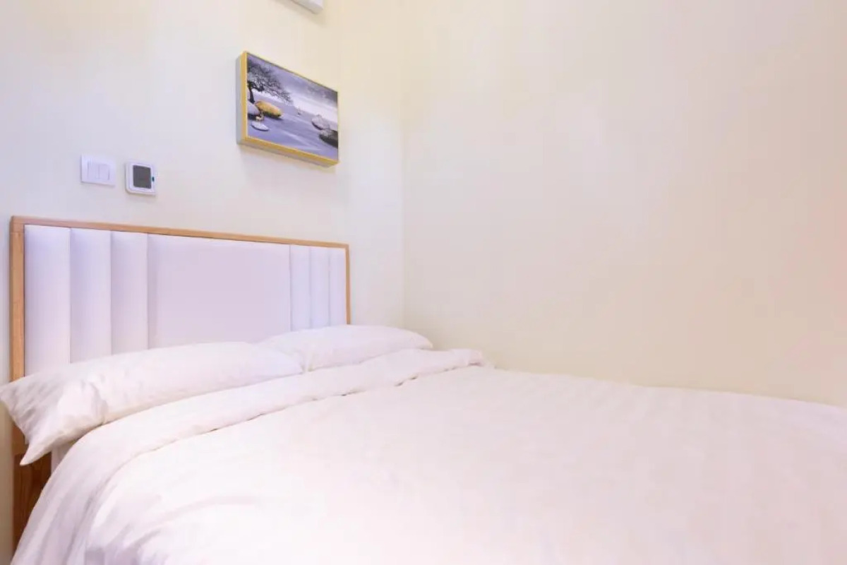 The new is Woody House hotel.