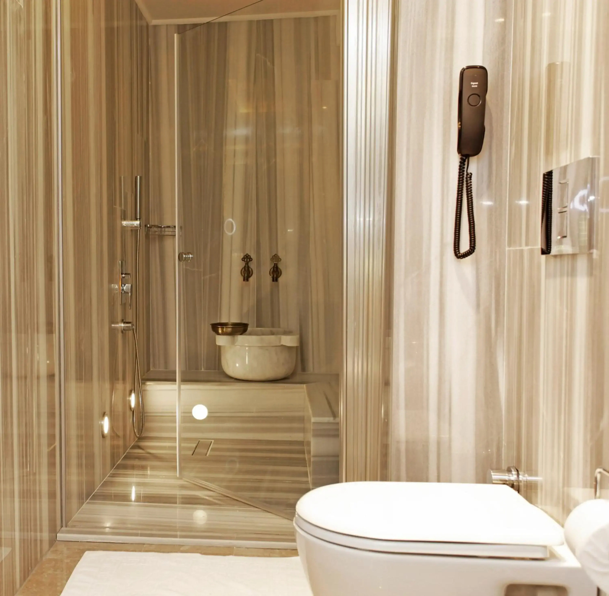 Kleopatra Suit Hotel
