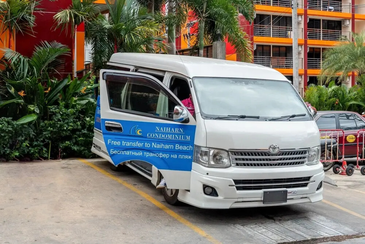 Naiharn Pearl Condo Hotel by Villacarte