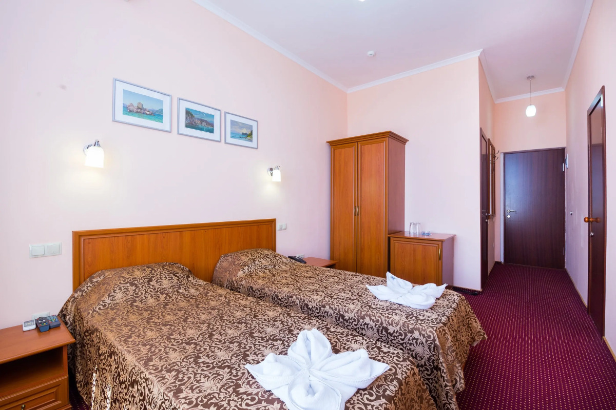 Отель Аллес