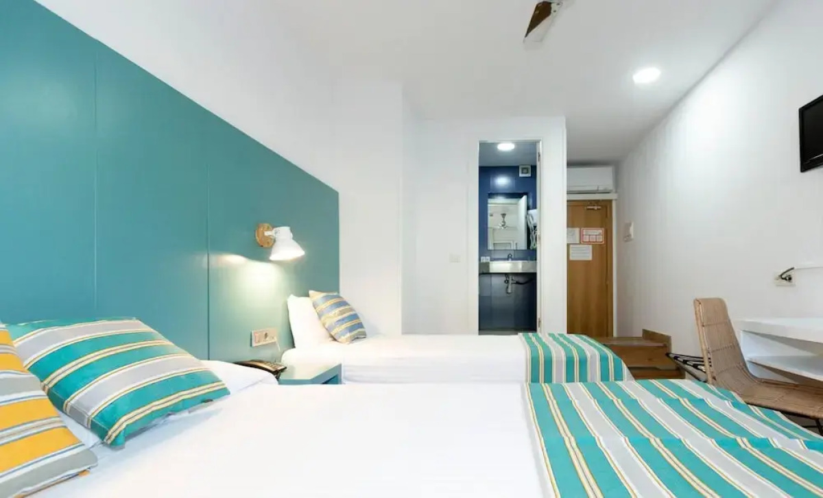 Yomo Hostal BCN Port