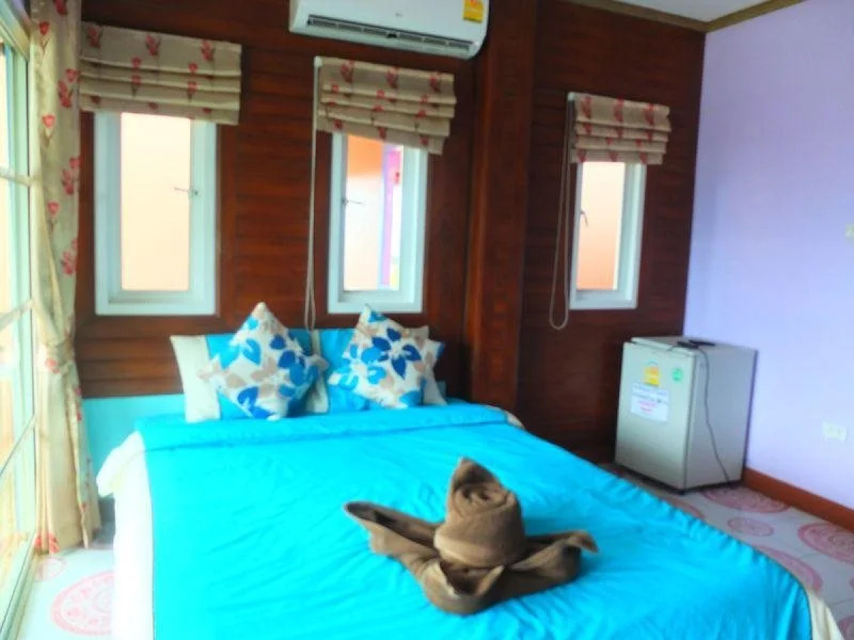 Baan Tonpai Koh Larn