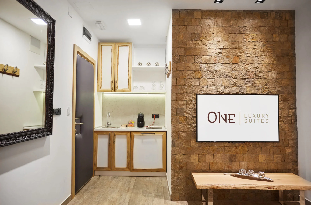 One Luxury Suites