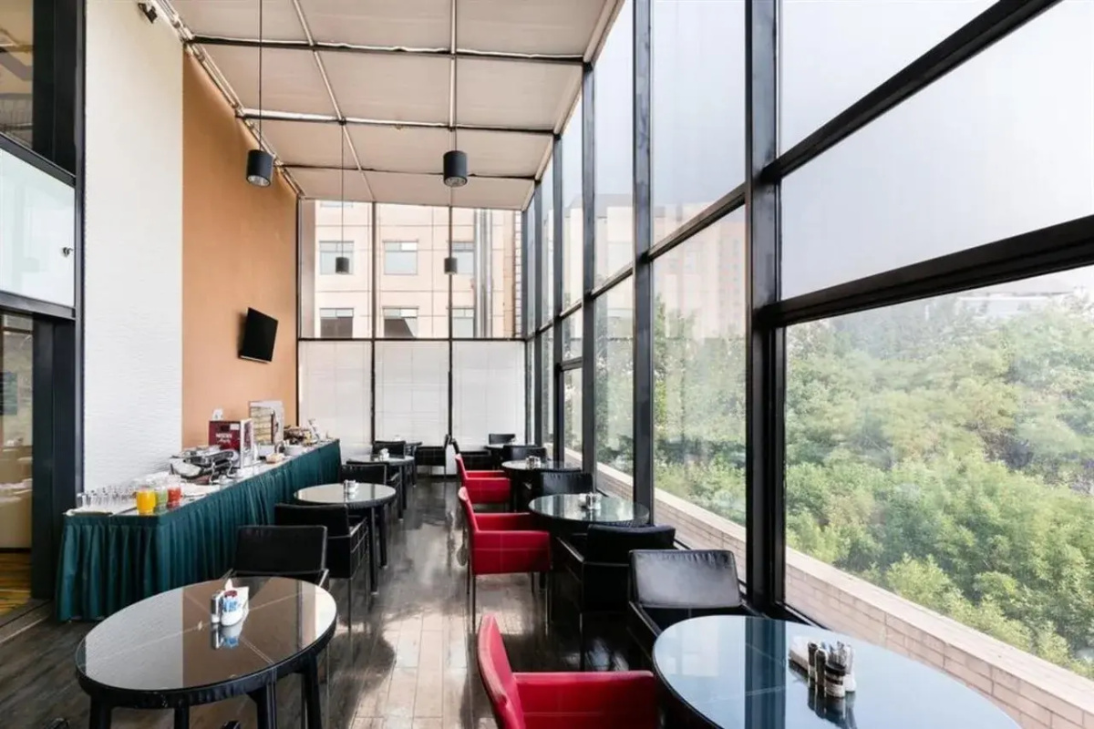 Sunjoy Hotel
