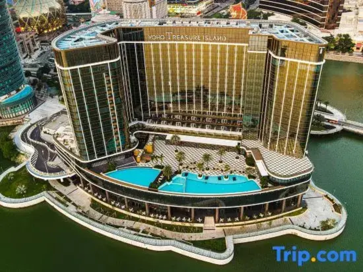 YOHO Treasure Island Hotel