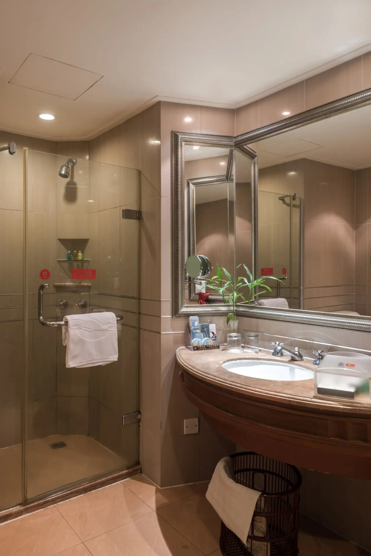 Отель Sanya Baohong