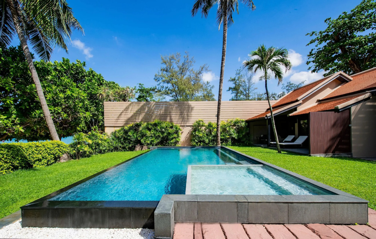 Impiana Beachfront Resort Patong, Phuket